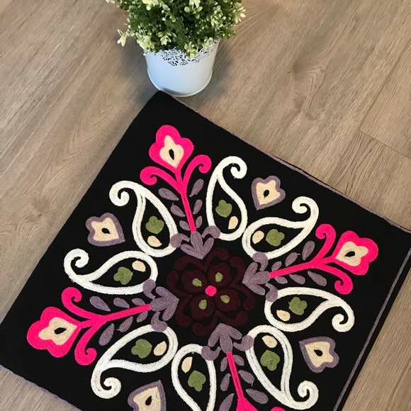 CUSHION COVERS (set 4 covers) - Picture 3 of 4